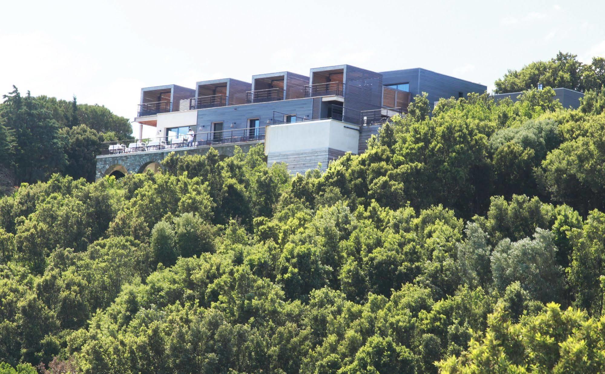 Le Tomino Hotel Macinaggio  Exterior photo